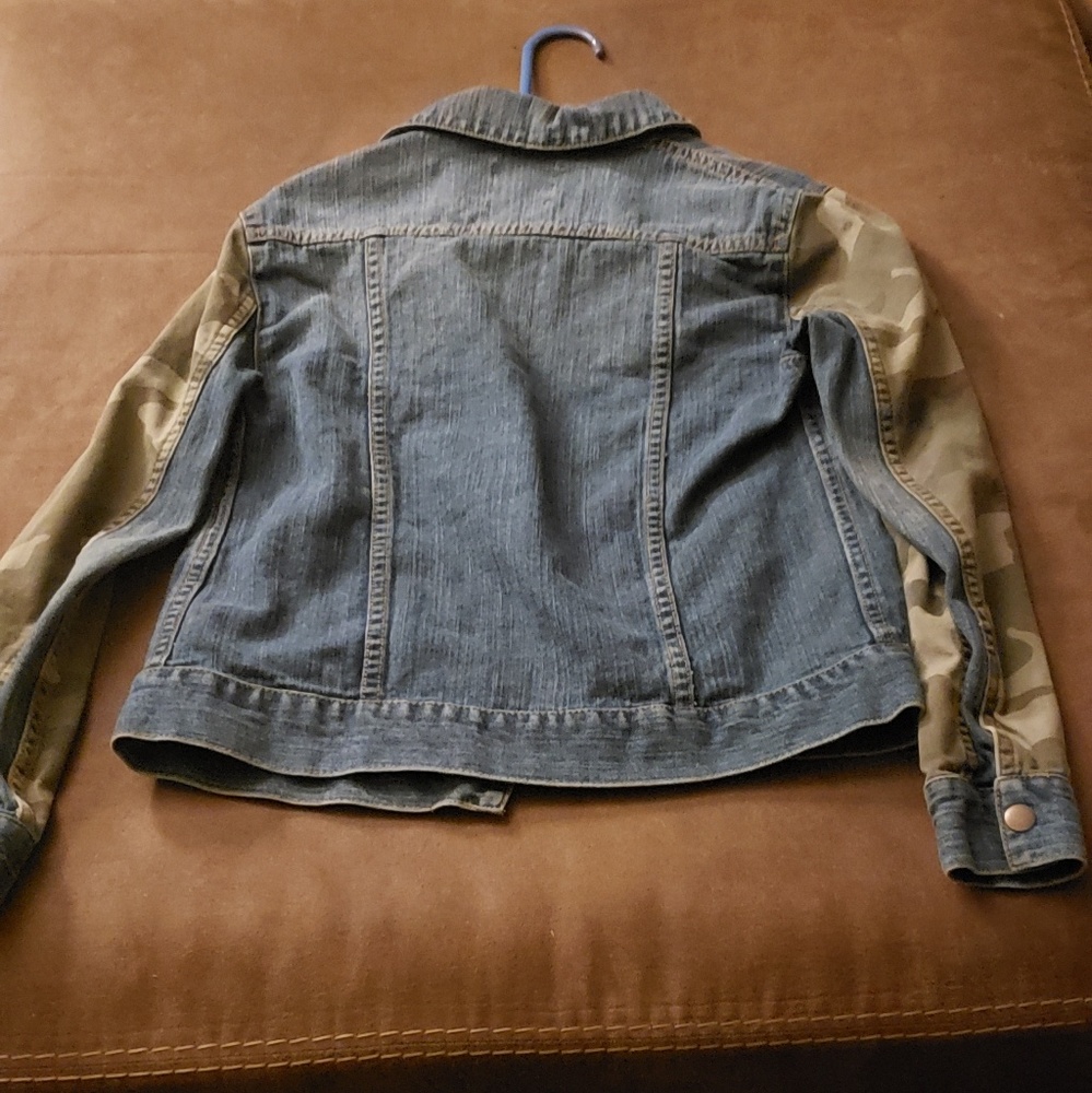 Jean jacket - Picture 2 of 3